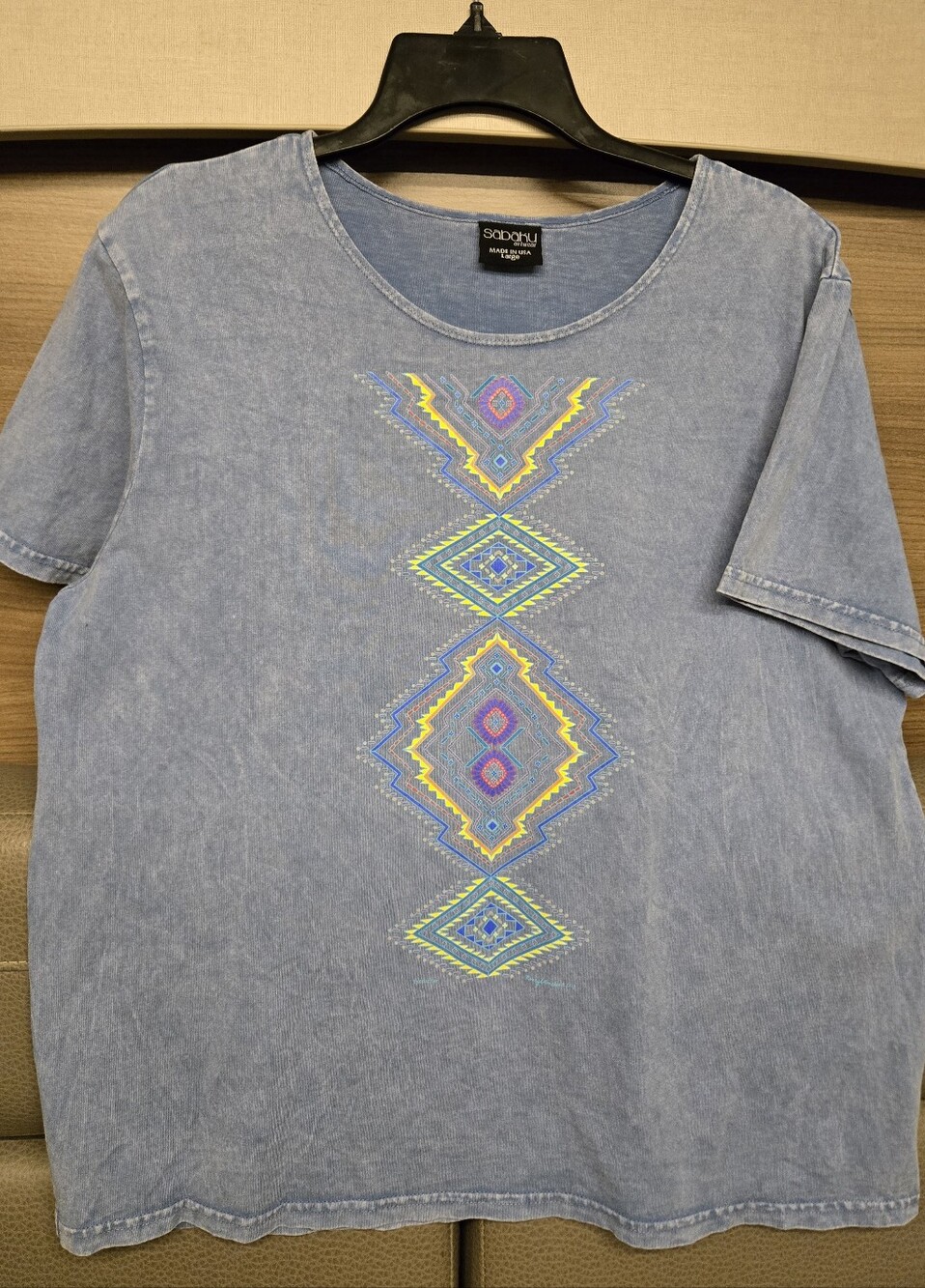 Sabaku Artwear Light Blue Short Sleeve Tee with Colorful Geometric Design